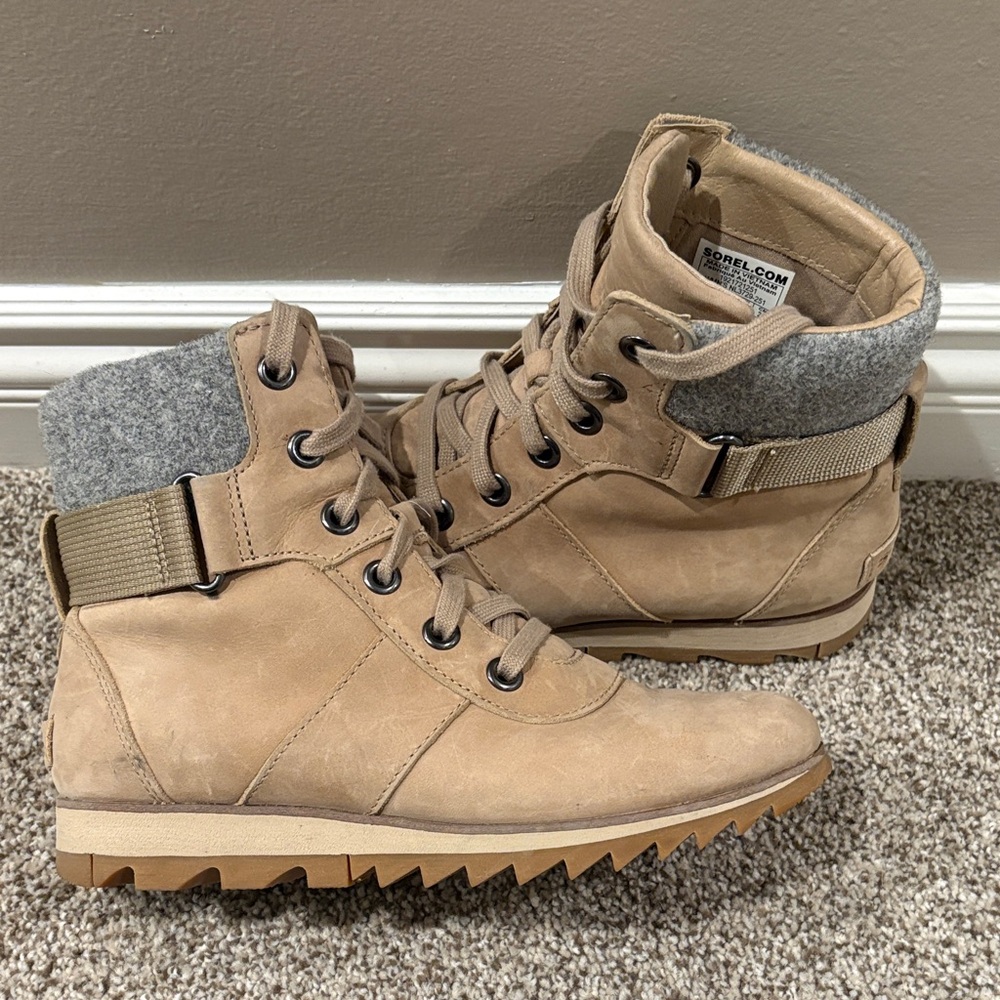 Sorel Harlow Conquest Urban Hiking Women's Lace Up Boots